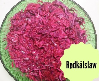 Coleslaw med rødkål og estragonkrem