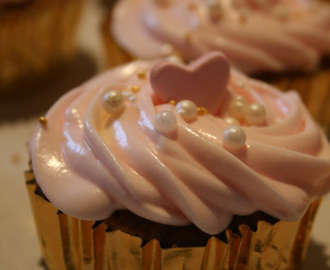 Cupcakes med hjerter og perler