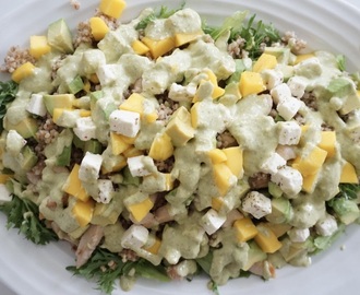 Salat med byggryn og avokado