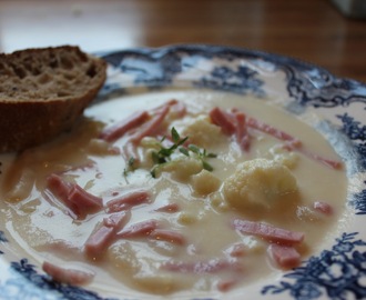 Blomkål- og asparessuppe med skinke