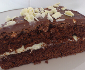 Sjokoladekake med hvit sjokolade og Toblerone