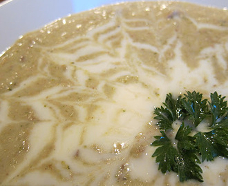 Tonfisk och broccoli soppa.
