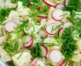 Kartoffelsalat: mormors bedste opskrift | Opskrift | Kartoffelsalat, Opskrifter sunde, Salatopskrifter