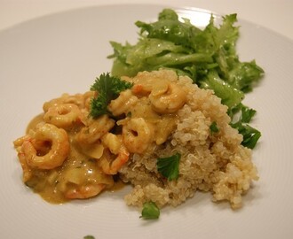 Curry räkor med vit quinoa