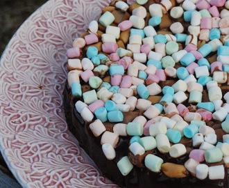 Rocky road kladdkaka med glasyr