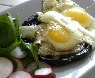 Superfrukost med portabellosvamp&ägg, smoothie samt chiamellis