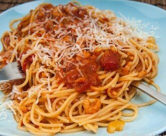 Pasta med räkor i tomatsås