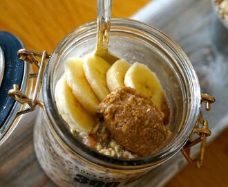 Overnight Oats med banan och jordnötssmör