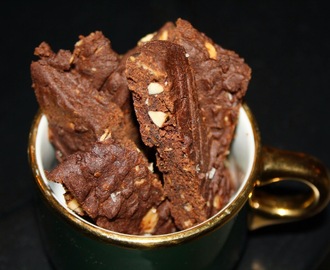 Chokladsnittar med lakritsmandel (goda utan mandel med)