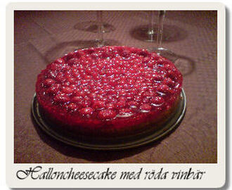 Halloncheesecake med röda vinbär