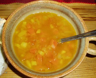 Curry- och citrondoftande linssoppa