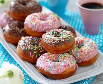 Delikata donuts med läcker glasyr