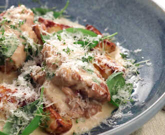 Kycklingrullader med sidfläsk, parmesan och basilika | Recept från Köket.se
