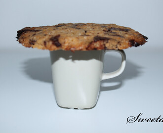 Chocolate chip coconut cookie