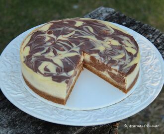 Chocolate swirl cheesecake