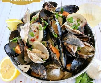 Clams & Mussels in Garlic Butter Wine Sauce | Karyl&#x27;s Kulinary Krusade | Recipe | Mussels recipe, Clam recipes, Seafood recipes