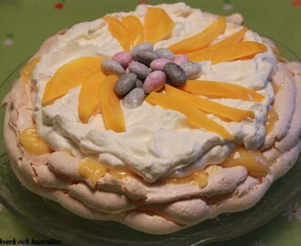 PAVLOVA MED LEMONCURD