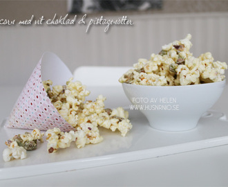 Popcorn med vit choklad & pistagenötter – sötsalt snacks