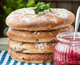 Lingonbröd med rågsikt