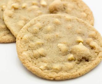 White Chocolate Chip-Macadamia Cookies