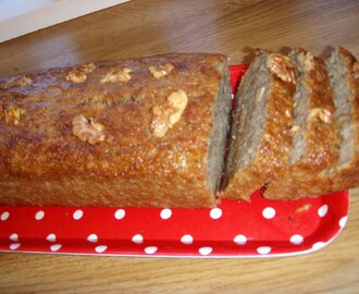 Walnut banana bread