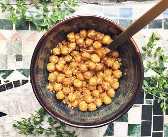 Nyttigt snacks: ugnsrostade kikärtor med parmesan och timjan