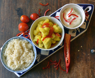 Curry med blomkål, potatis & tomat