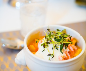 Gräddig fisksoppa med saffran och tomat