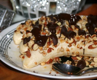 Fryst banandessert med nötter och mörk choklad