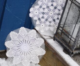 Återbruksmåndag - gör snöflingor av virkade dukar