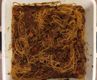Köttfärssås med spagetti i ugn
