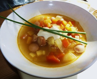 Korv och grönsaks soppa