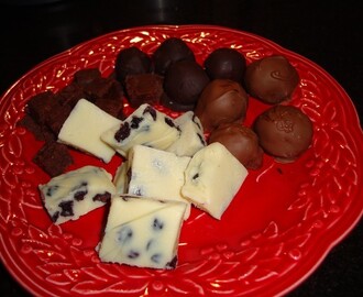 Vit chokladtryffel med torkade blåbär