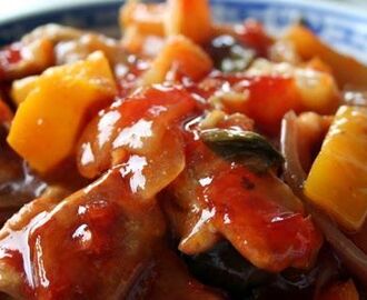 Opskrift kinesisk sursød sauce, sur sød sovs, sweet and sour, med svinekød | Kinesiske opskrifter, Asiatiske opskrifter, Opskrifter