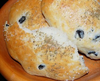 Grekiskt olivbröd m havssalt och oregano