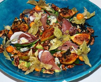 Sallad med rosmarins karamelliserade fikon, physalis, blåmögel ost och annat gott