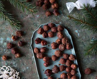 Gingerbread spiced hazelnuts for Christmas