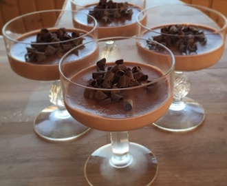 Supersnabb chokladpannacotta