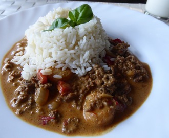 Köttfärsgryta med röd curry