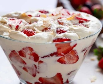 Strawberry Coconut Cheesecake Salad
