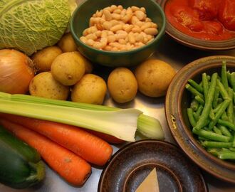 Minestrone med ris och pesto