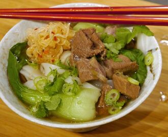 Risnudlar Ho fun stil - Ho fun spice flavoured beef (清炖牛腩河粉)