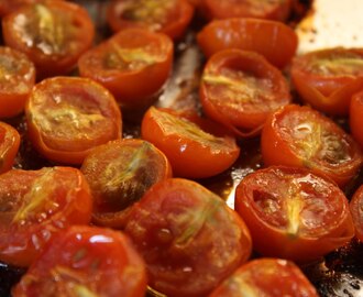 Bulgursallad med Halloumi och rostad tomat