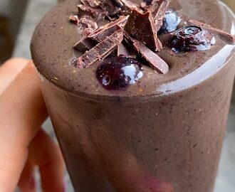 Chocolate smoothie (five ingredient smoothie)