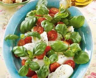 Sallad Caprese med färsk basilika