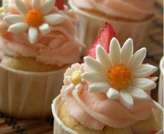 Strawberry Cheesecake Muffin