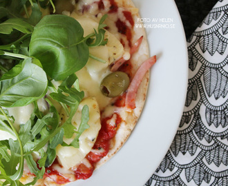 Tortillapizza med hemmagjord tomatsås