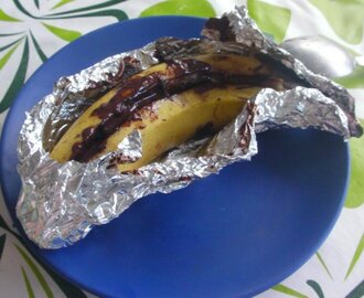 Grillad banan med choklad