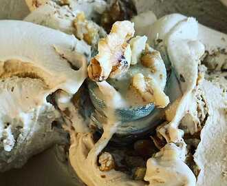 Brynt smörglass med valnötter och havssalt