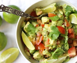 Don Caminos Guacamole- the chunky, spicy & spiffy kind